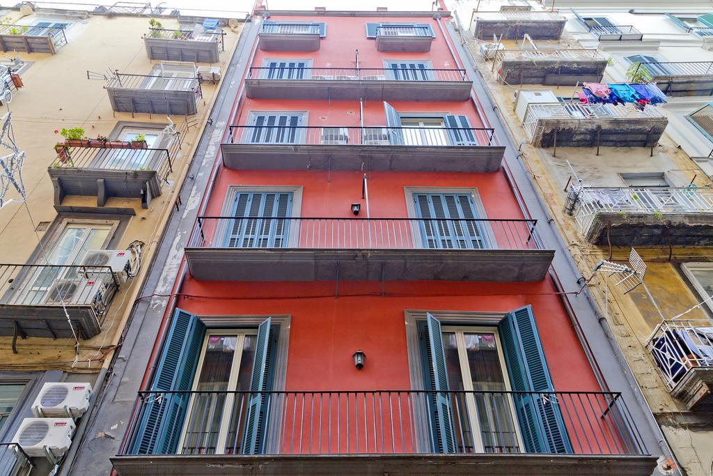 B&B Chiaia 32 Napoli Esterno foto