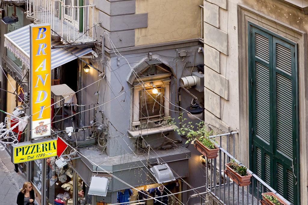B&B Chiaia 32 Napoli Esterno foto
