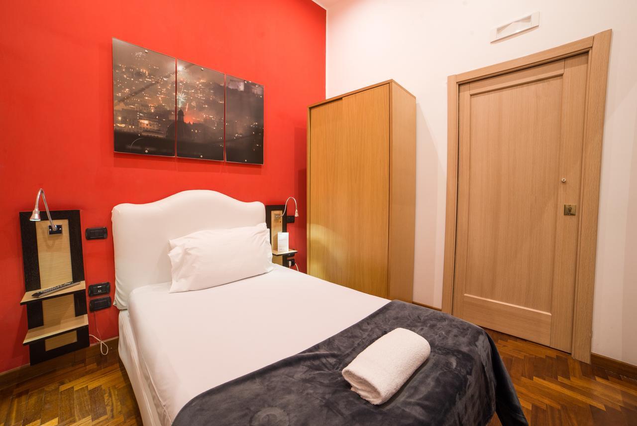 B&B Chiaia 32 Napoli Esterno foto