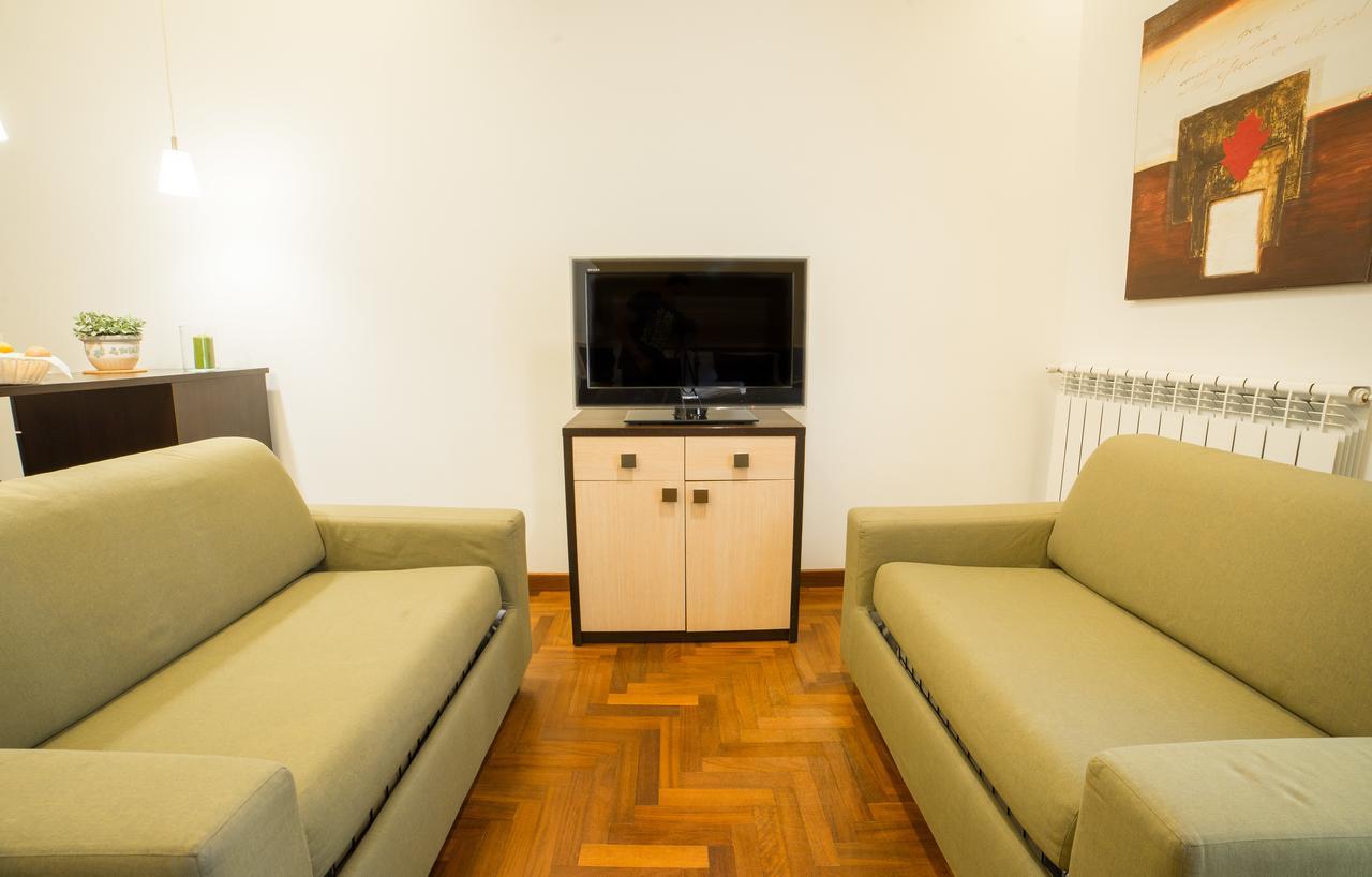 B&B Chiaia 32 Napoli Esterno foto