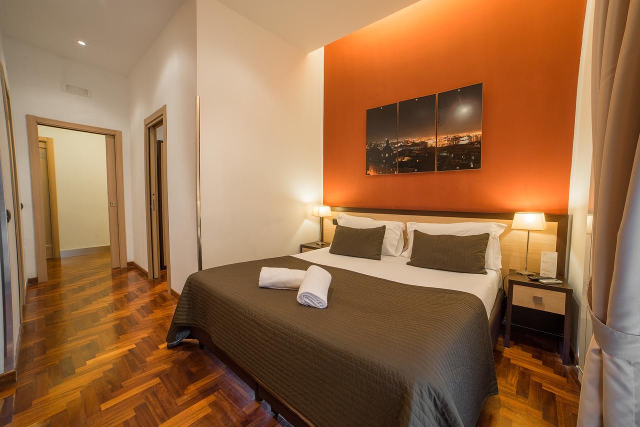 B&B Chiaia 32 Napoli Esterno foto