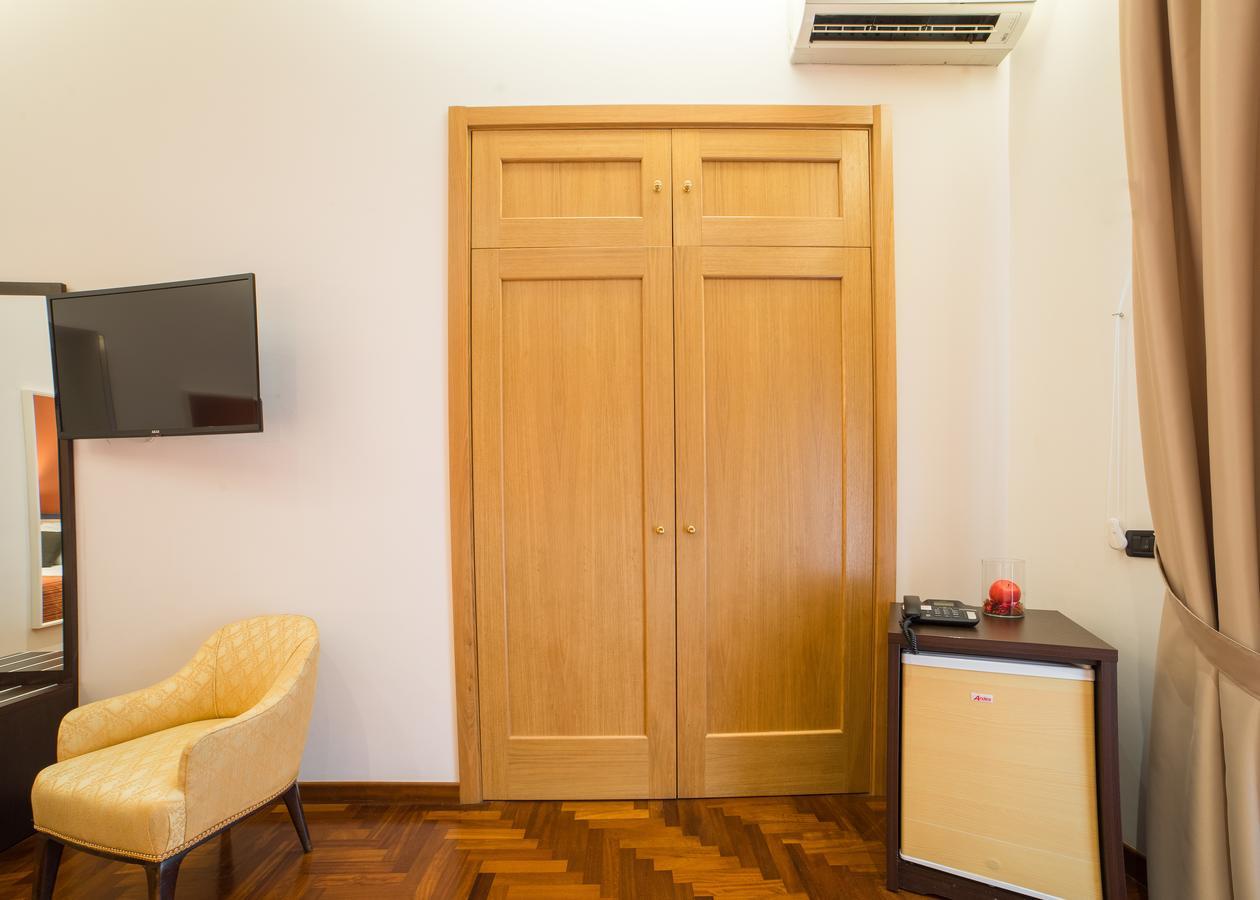 B&B Chiaia 32 Napoli Esterno foto