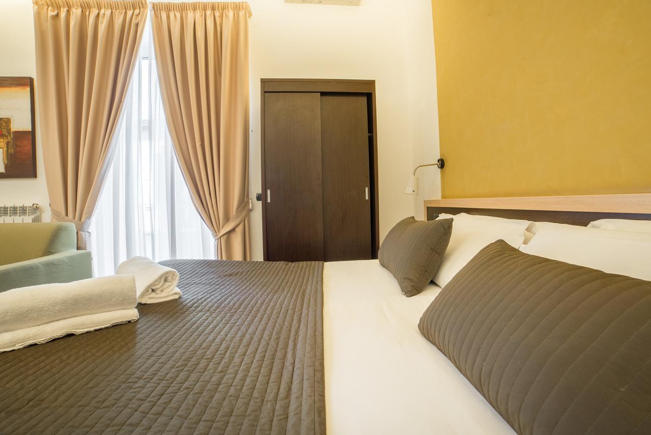 B&B Chiaia 32 Napoli Esterno foto